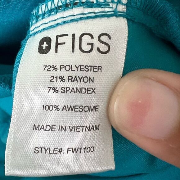 Figs Blue Casma Three-Pocket Scrub Top Size Medium - Picture 9 of 10